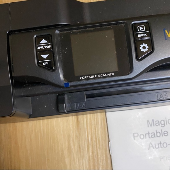 Vupoint Solutions Magic Wand Portable Scanner with Color LCD Display auto feed - Picture 3 of 5